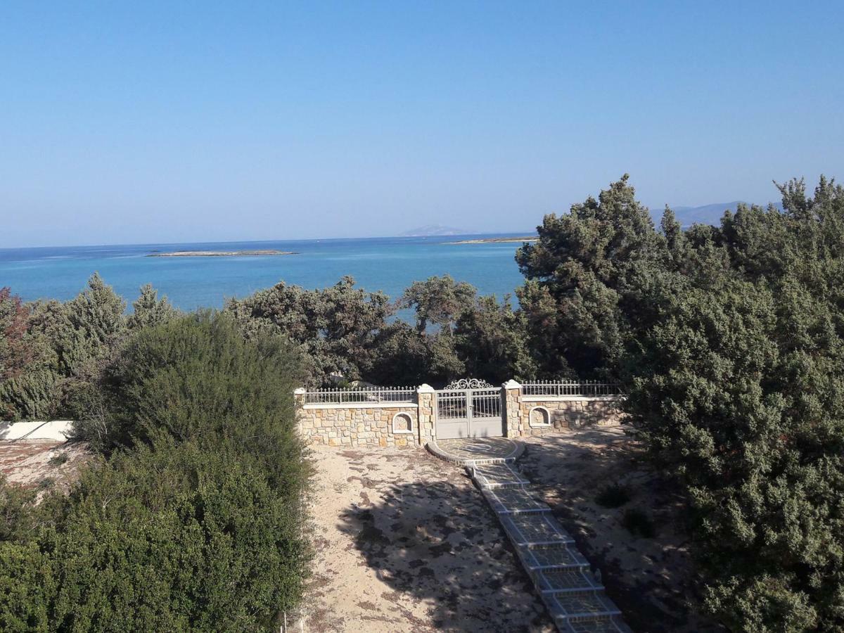 Elafonisos: Two Storey House On The Sea Front Extérieur photo